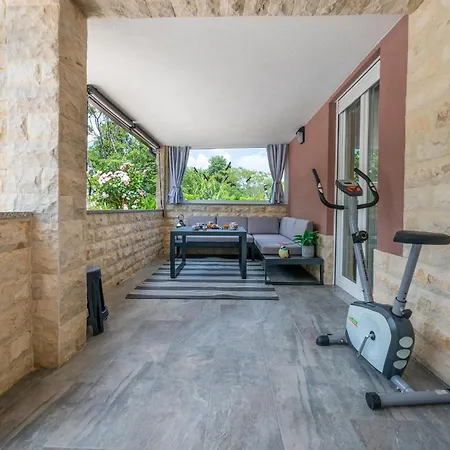 Tatil Evi Lovely In With Kitchen