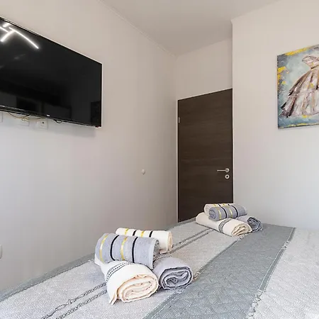 Lovely In With Kitchen Tatil Evi