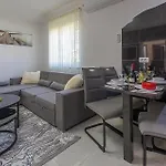 Awesome In Σπίτι διακοπών